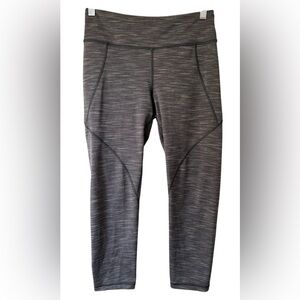 Patagonia Women’s Cropped Leggings Heathered Gray Size Medium Great Condition!